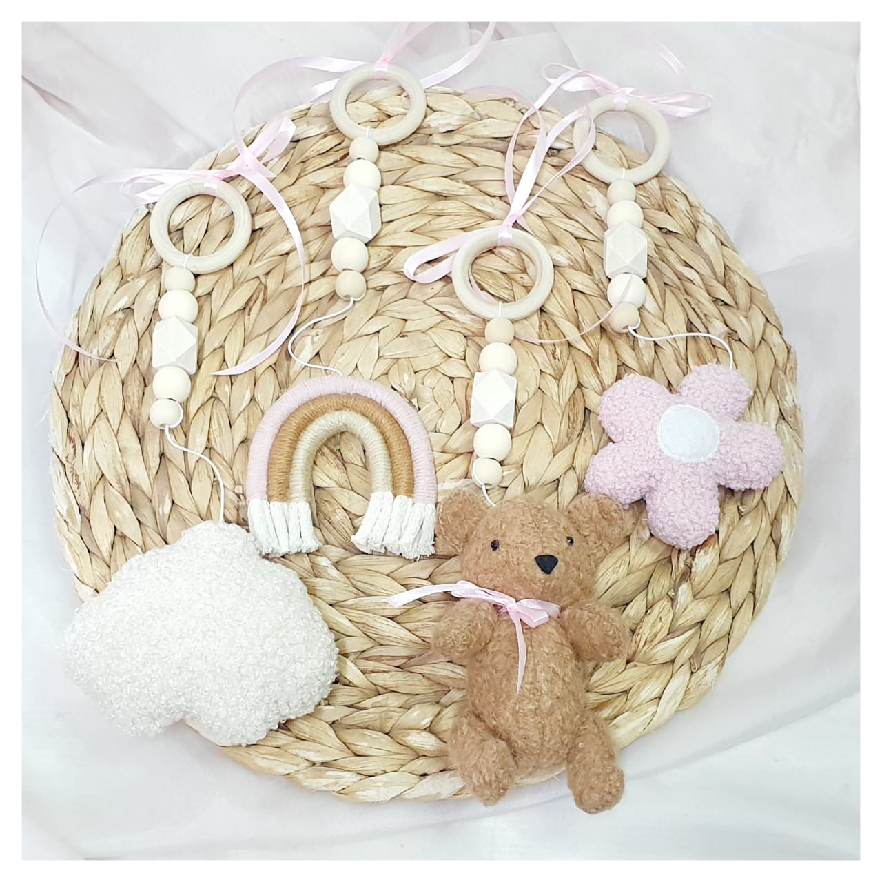Boucle Daisy Bear Play Gym Dangle Set